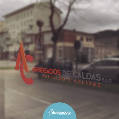 mockup agregados de caldas logo